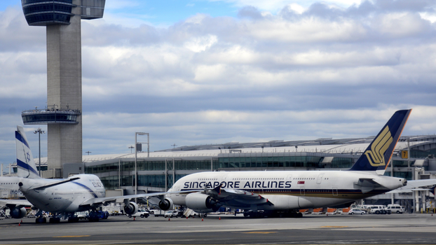 London Singapore turbulence