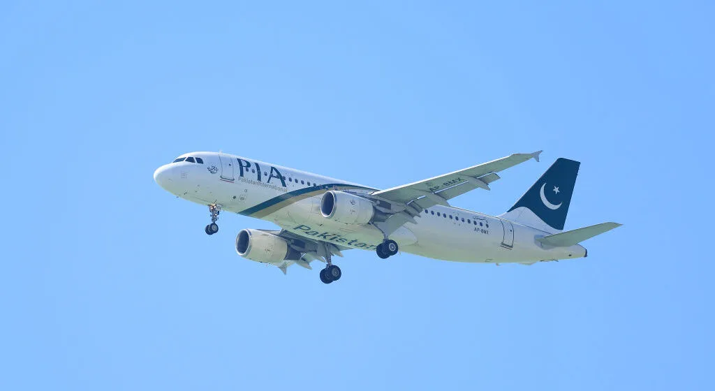 Pakistan Airlines advert shows plane flying into Eiffel Tower