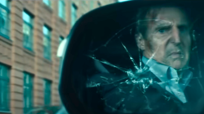 An action movie that’s a mix of Phone Booth and Speed is on TV tonight